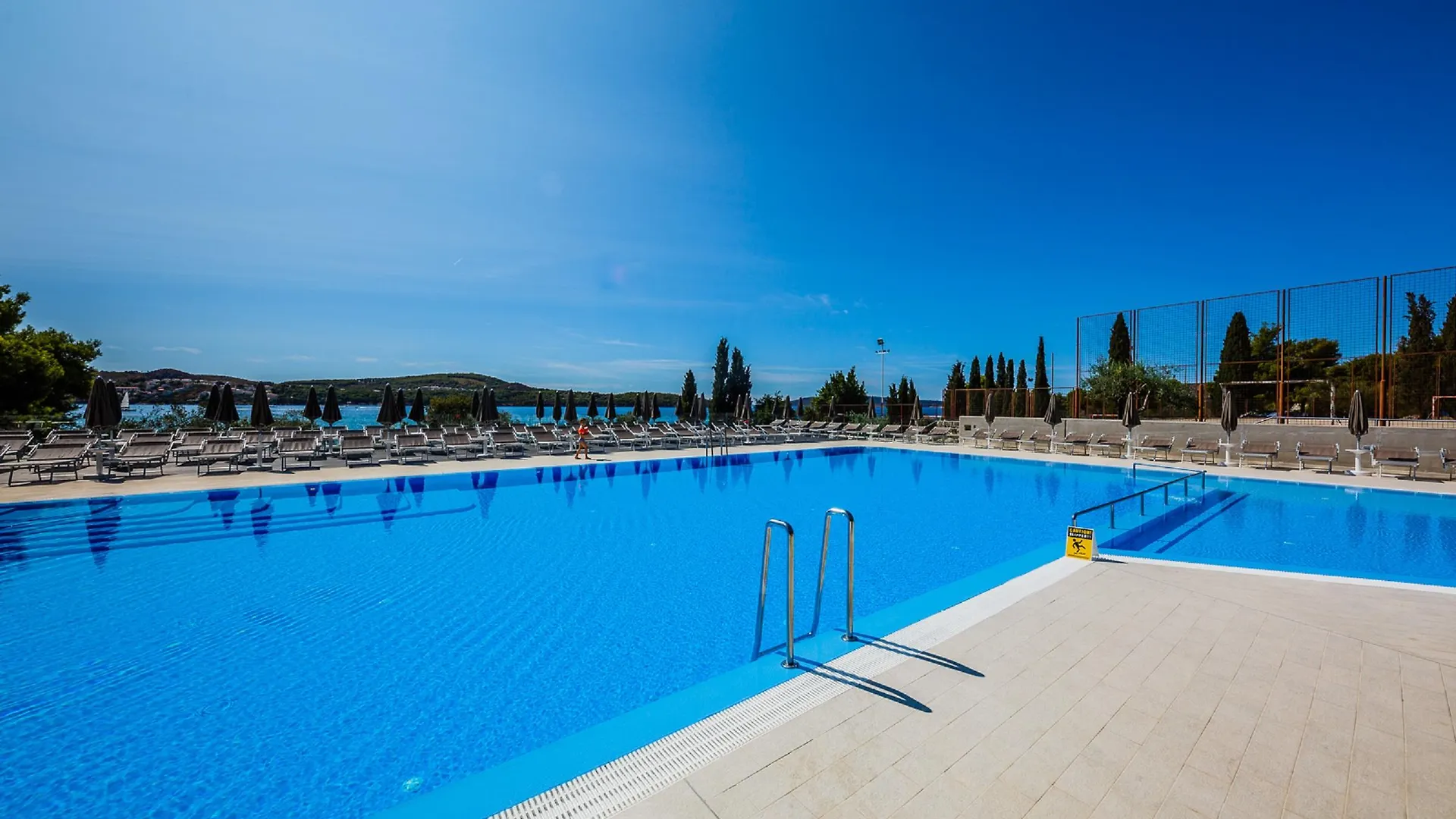 Hotel Medena Donji Seget 4*,  Hırvatistan